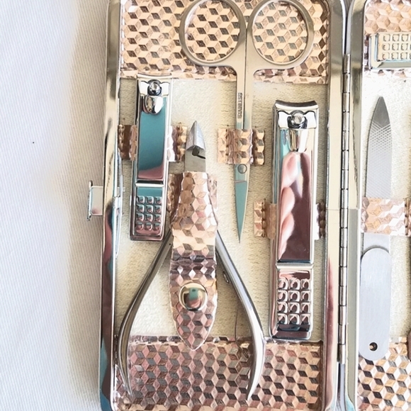 Zizzon Professional Manicure & Grooming Set 🔥🔥 - Picture 11 of 12